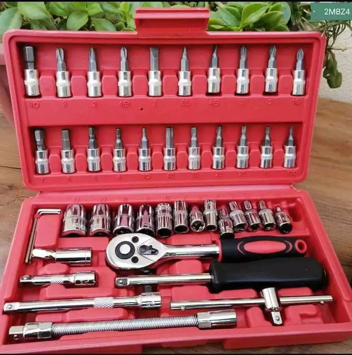 Caisse a outils 46 pieces 